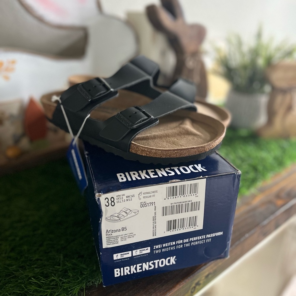 🐦‍⬛Black size 38 Birkenstock sandals NWT🐦‍⬛